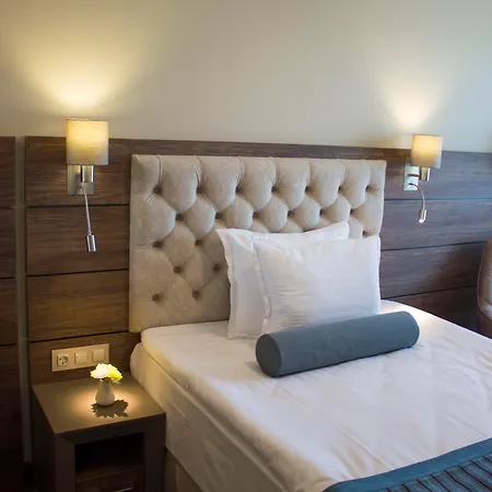 Hotel Cherno 4*