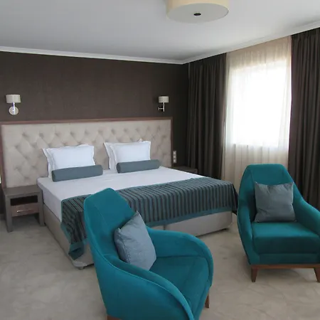 Cherno Hotell 4*