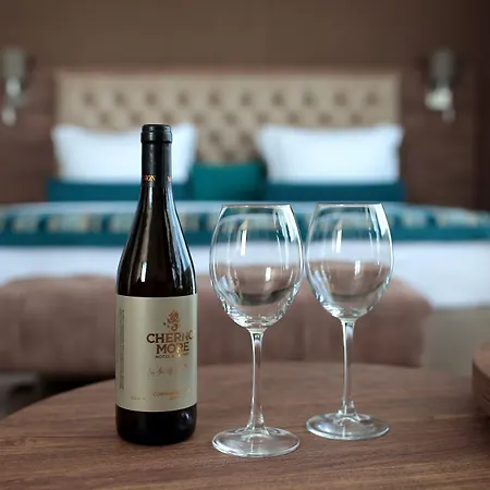 Cherno فندق فارنا